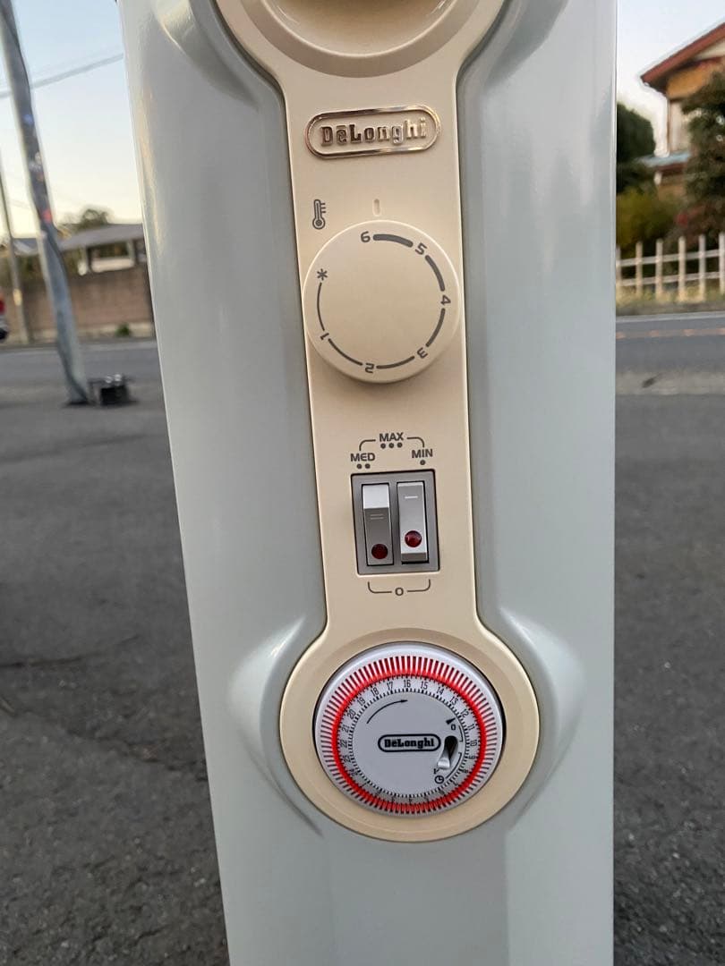 G680 DeLonghi デロンギ オイルヒーター JR0812BR ホワイト