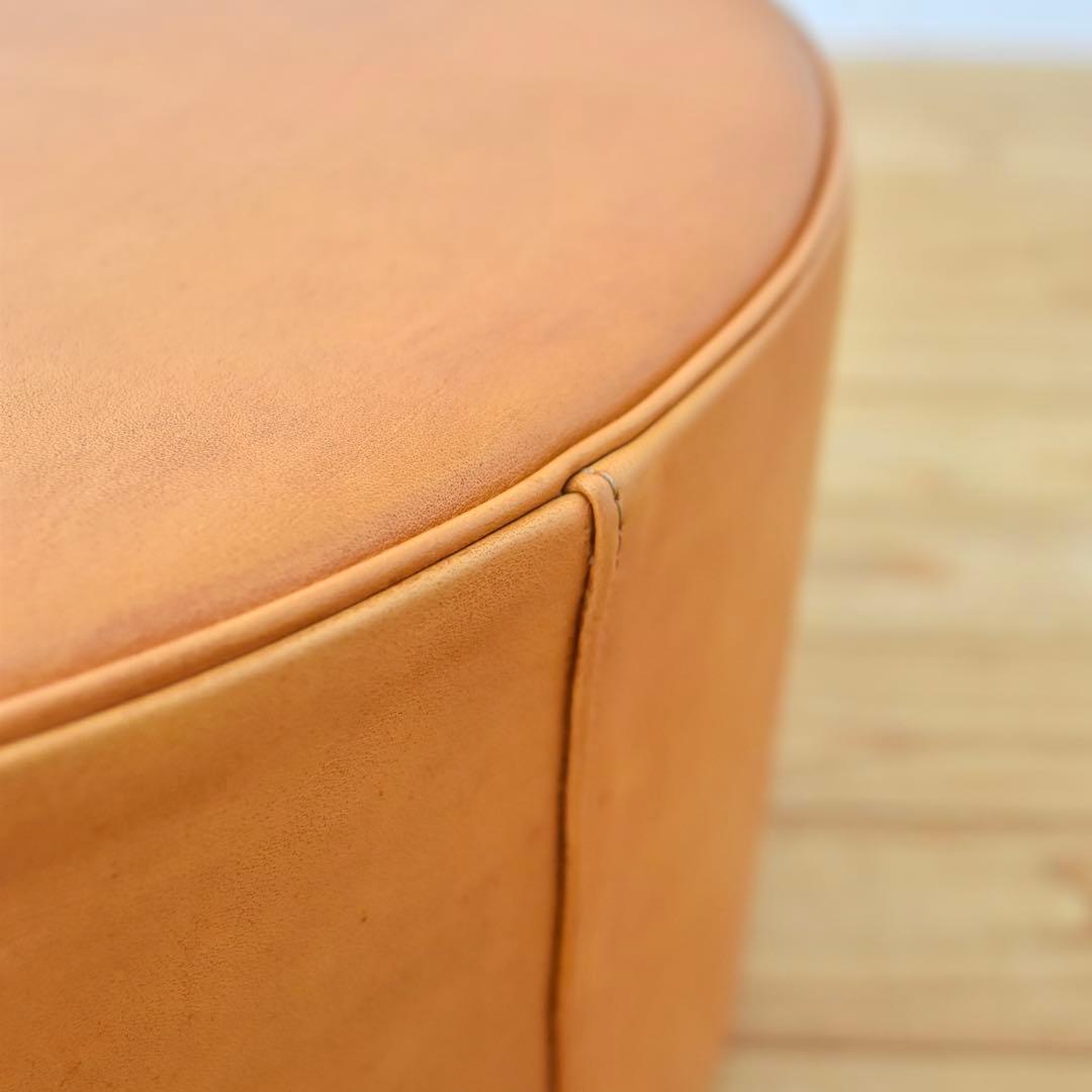 デンマーク Ivan Schlechter Foot Stool 本革オットマン