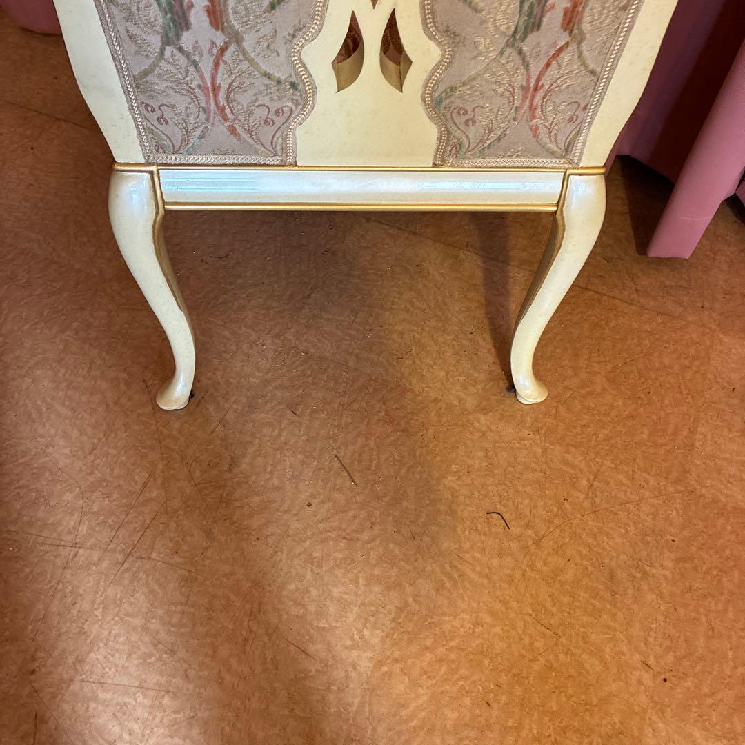 アンティークチェア花柄