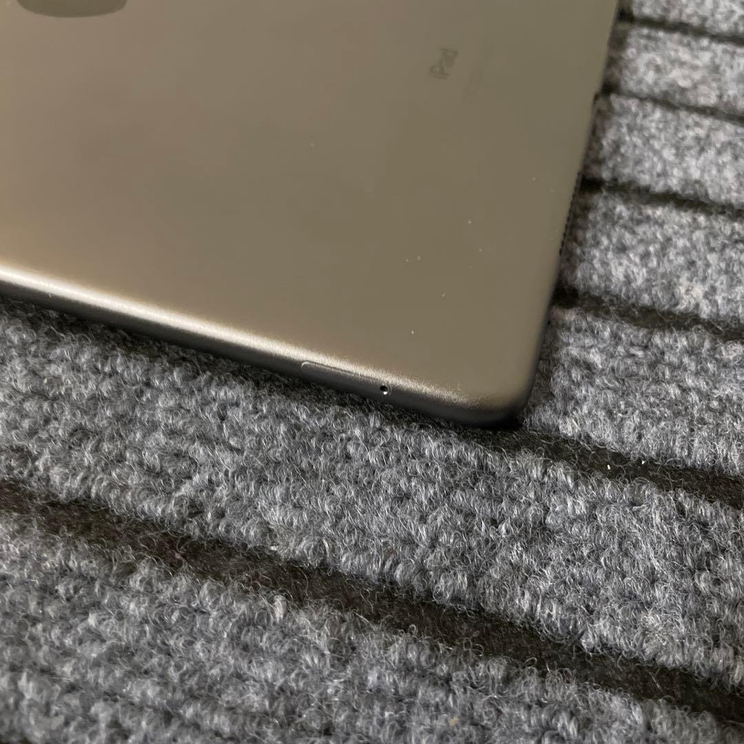 181 iPad Air3 3世代 256GB SIMフリー スペースグレイ