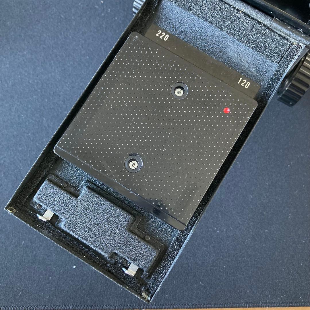 【美品】MAMIYA C220 80mm 3.7 マミヤ 二眼レフカメラ