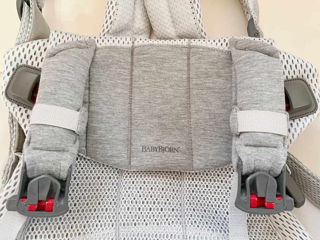 美品✨BabyBjorn ベビービョルン ベビーキャリア ハ－モニ－ シルバー
