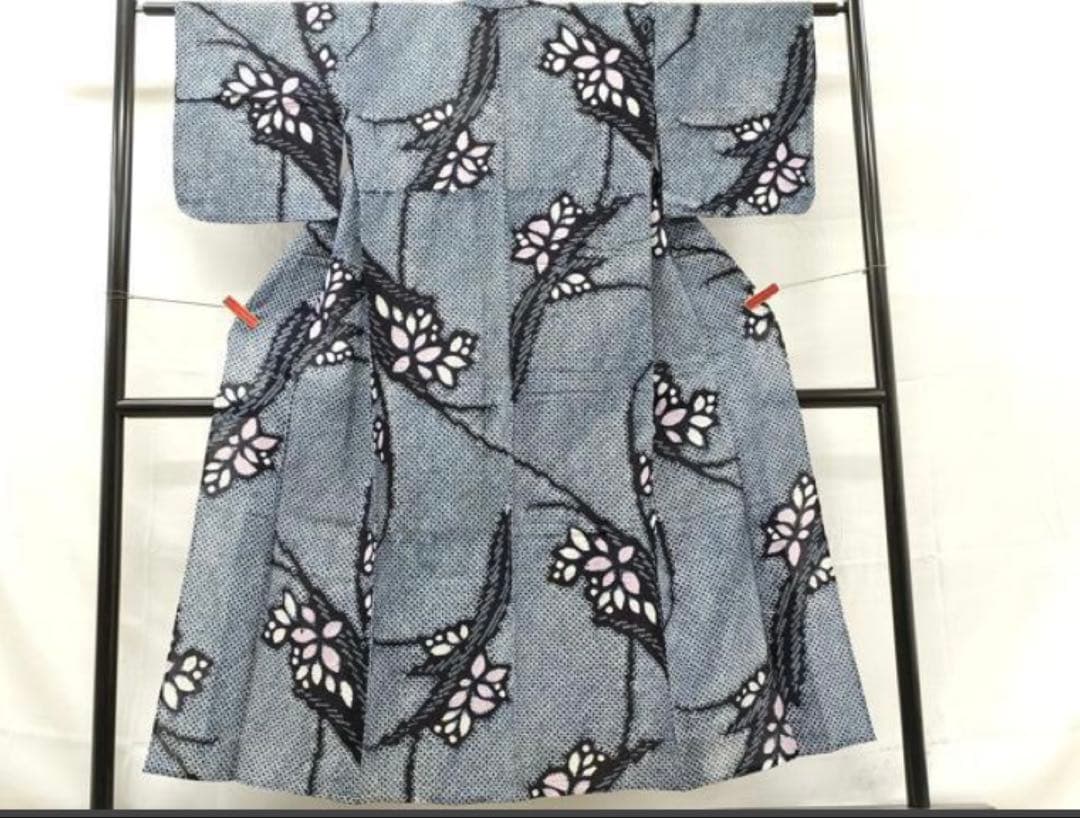 粋な大人の浴衣 ◆ 有松絞り 舞花文 優しい色のシンプルな柄