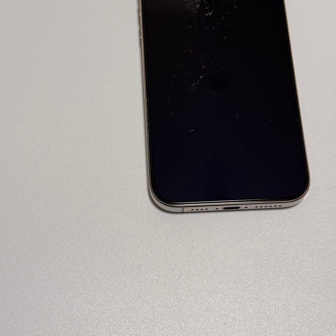 《画面割れ》iPhone 16 pro max ナチュラルチタニウム 本体