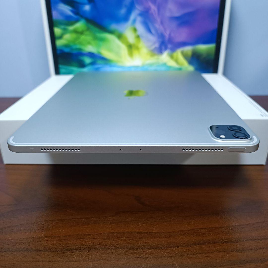 (美品) iPad Pro 11 第2世代 256GB キーボード付き