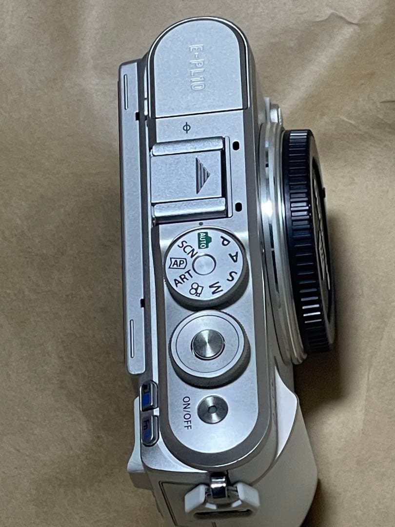 展示品　OLYMPUS PEN E-PL10 ホワイト　ダブルズームキット