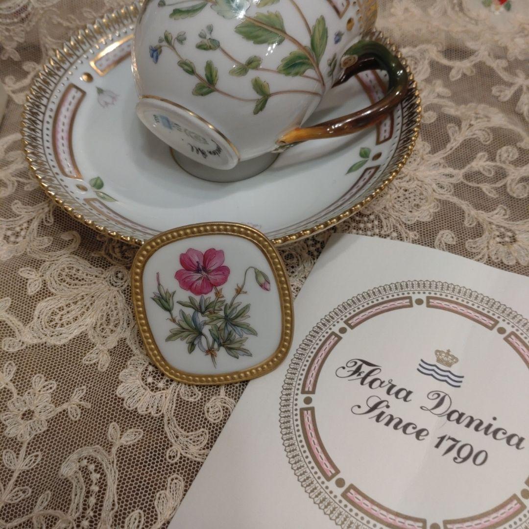 ロイヤルコペンハーゲン　フローラダニカ　ブローチ