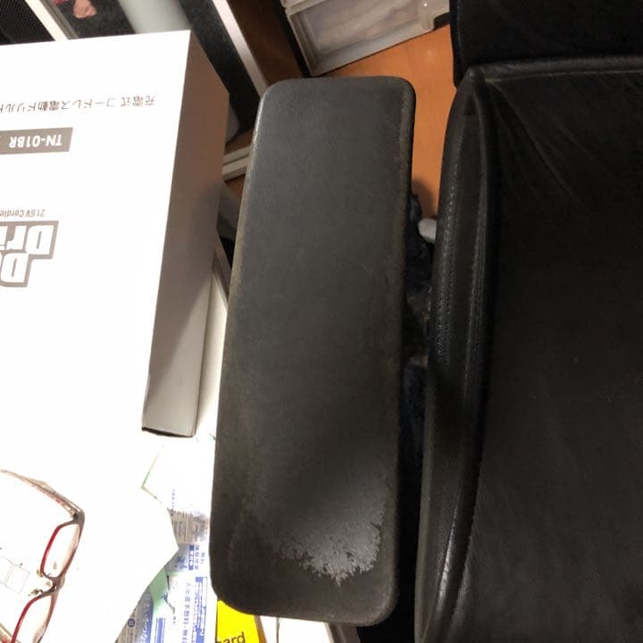 サンワサプライのスイングアームレザーチェアー