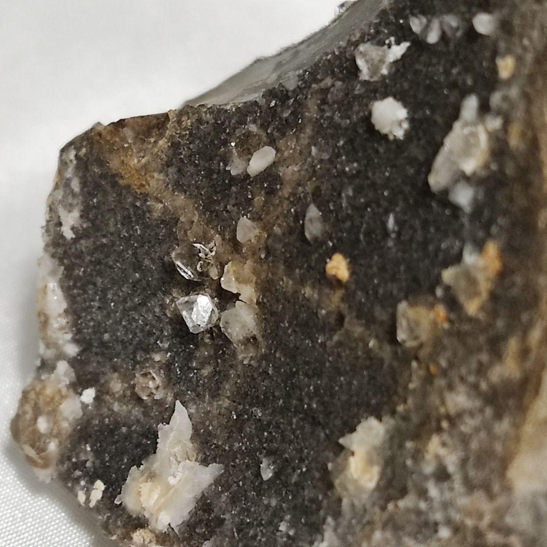 パワーストーン　天然石　原石　ミラボーダイアモンドクォーツ　133g　No641