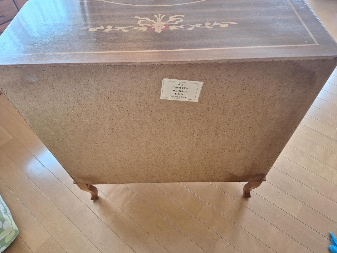 猫脚チェスト 四段タンス　象嵌チェスト　おしゃれインテリア　イタリアン家具