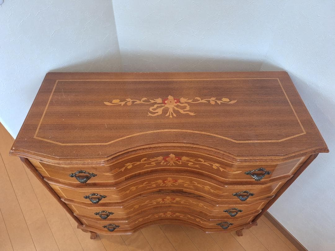 猫脚チェスト 四段タンス　象嵌チェスト　おしゃれインテリア　イタリアン家具