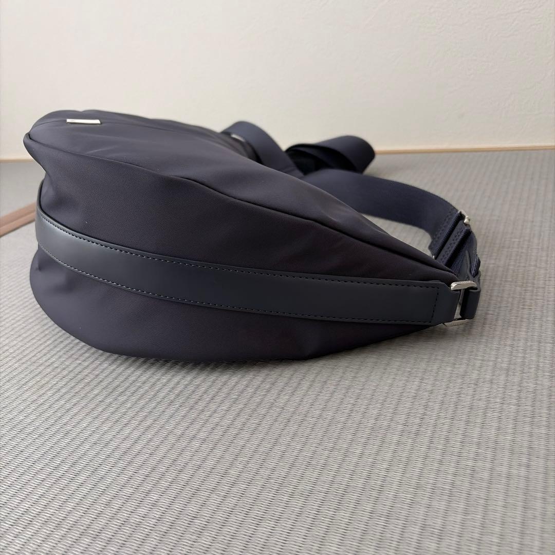サムソナイト ネイビー ハーフムーン ショルダーバッグ 新品タグ付