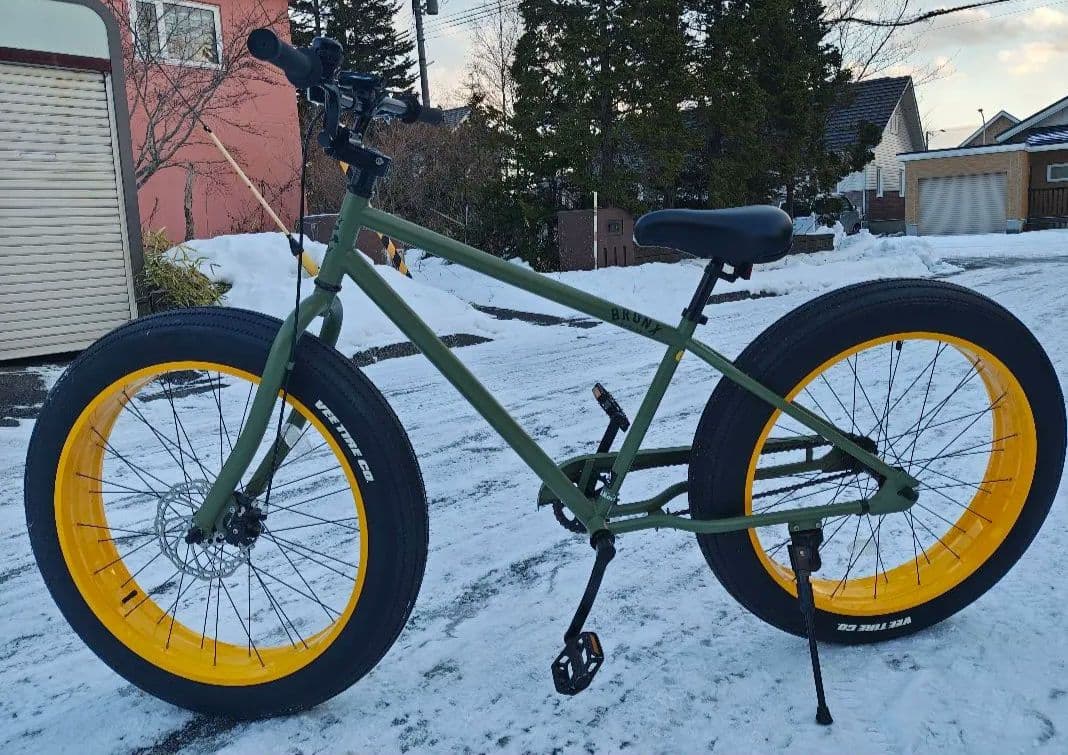 ファットバイクBRONX ディスクブレーキ。LED充電式ライト付。