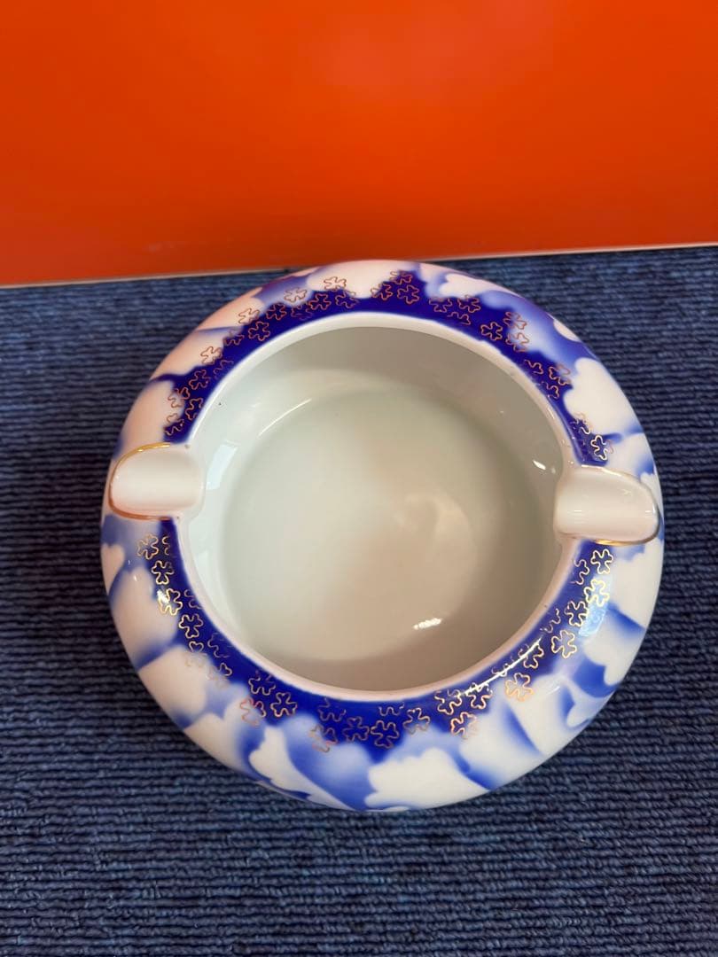 1202 深川製磁　牡丹金ミル　灰皿　金彩