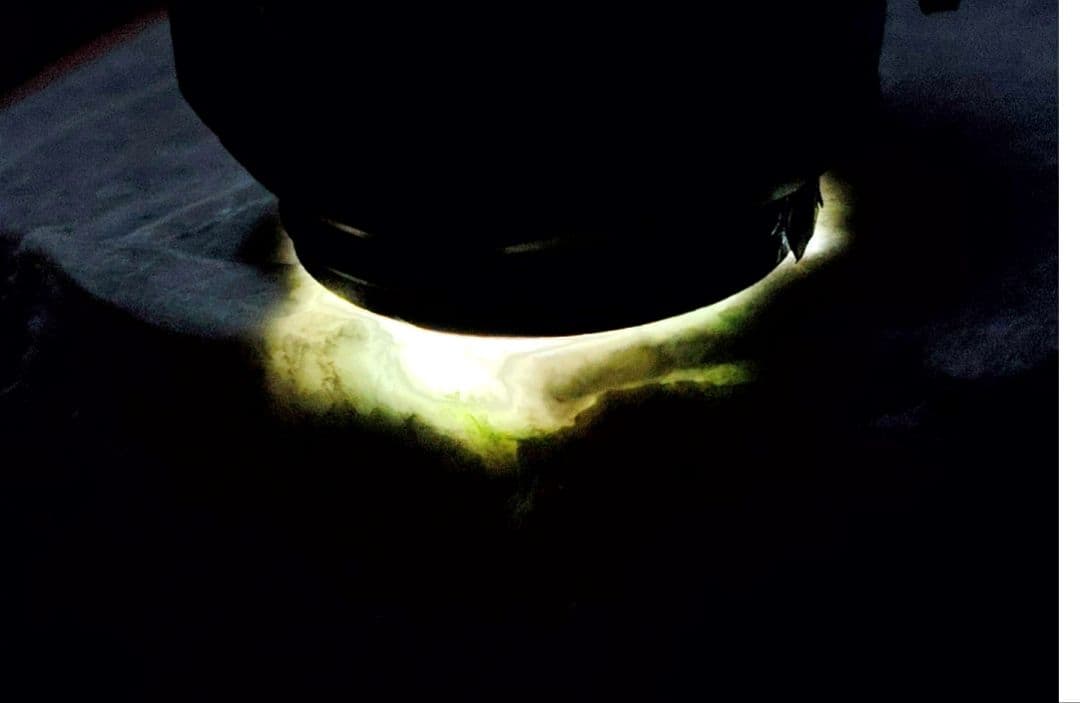 ★翡翠原石★糸魚川硬玉【小滝・転石・バレル底カット2.7Kｇ】