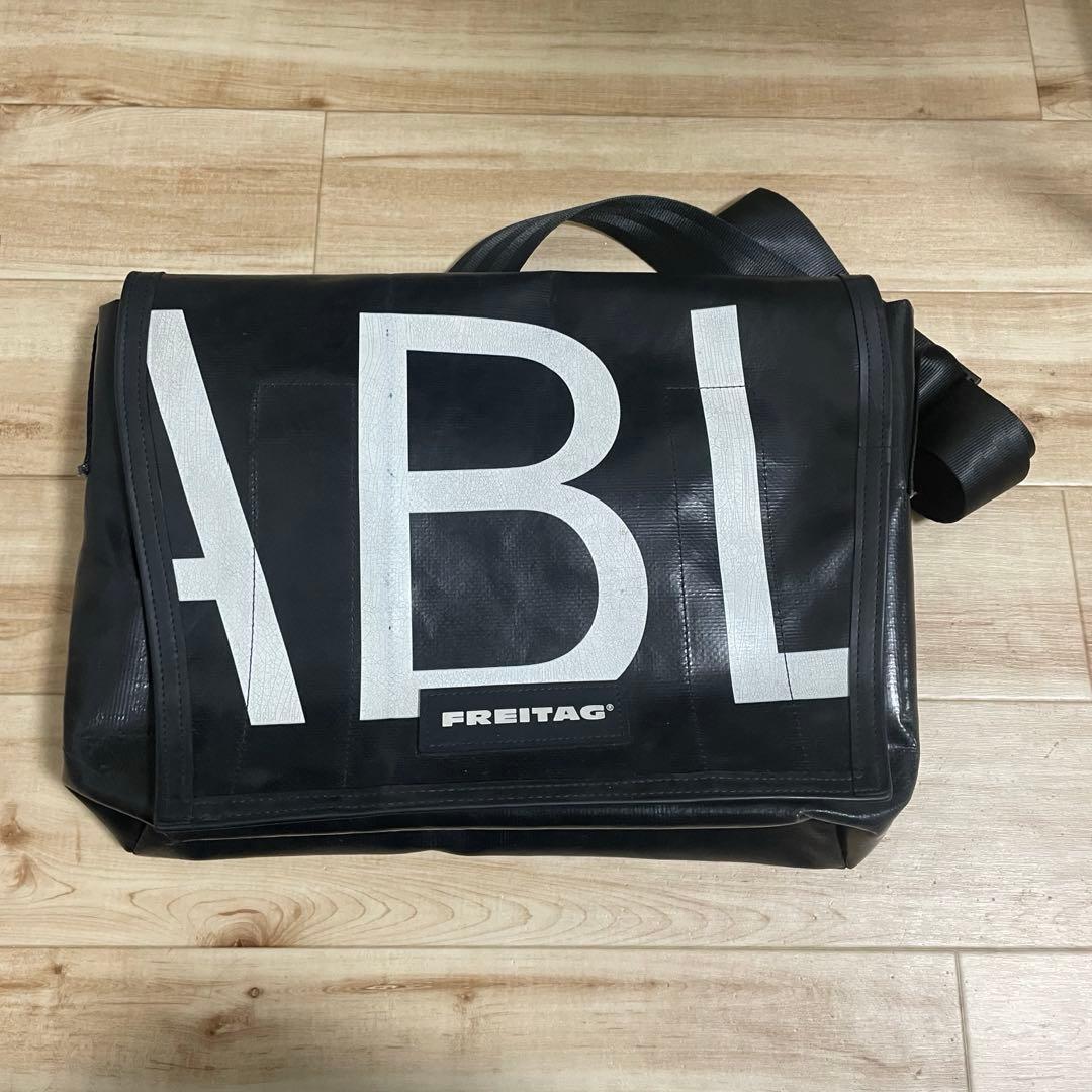 freitag f14 dexter 黒　白