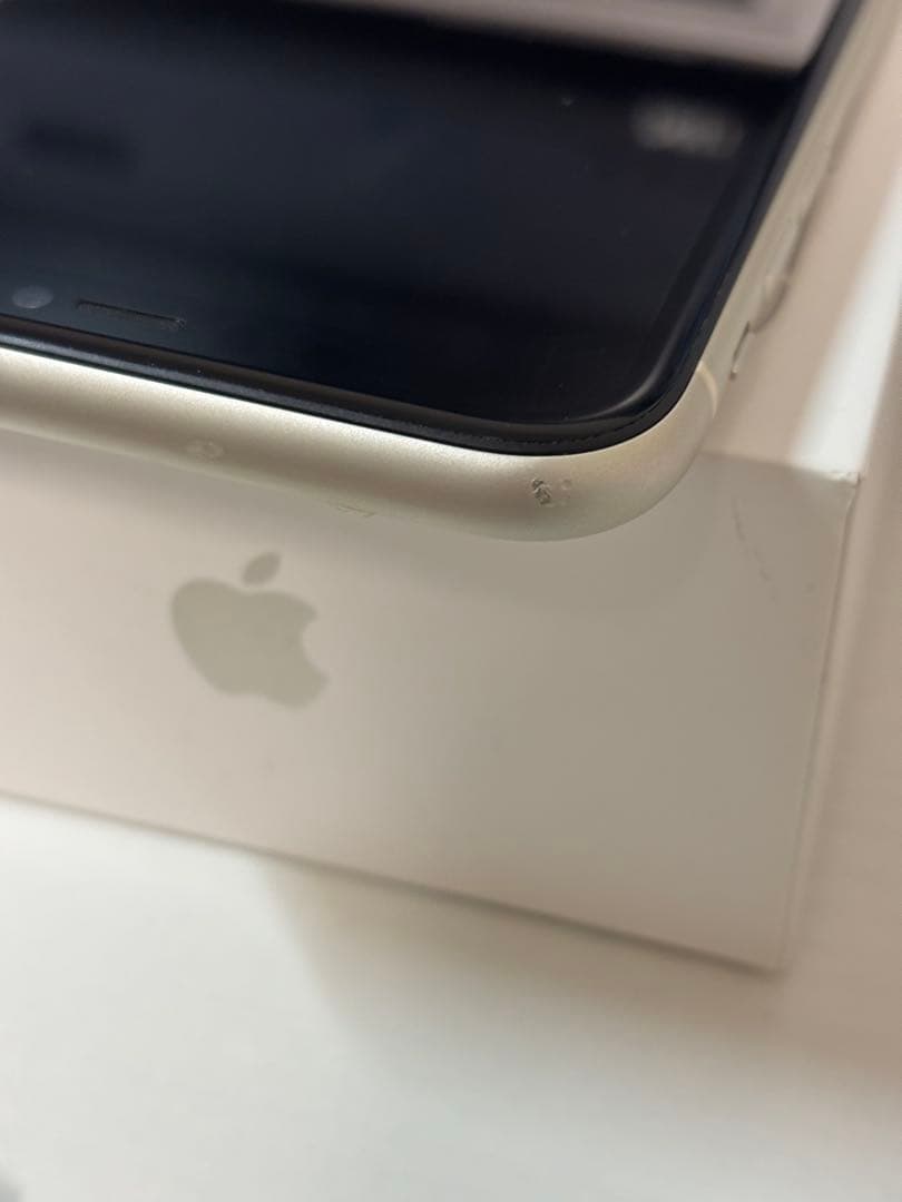 Apple iPhone 11 ホワイト 128GB 箱付属