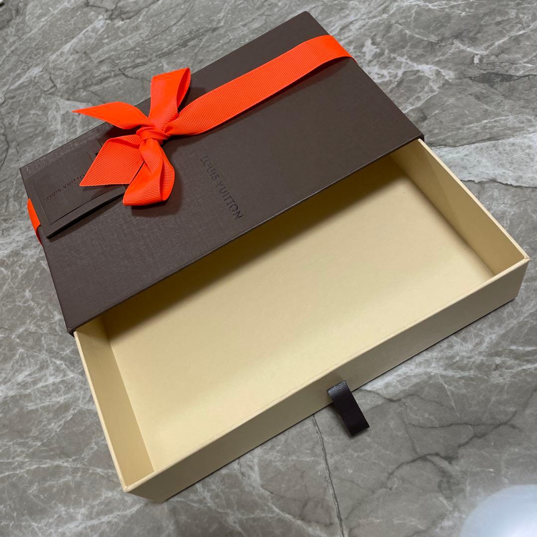 ルイヴィトン　箱　21.5cm×13.5cm×4.5cm