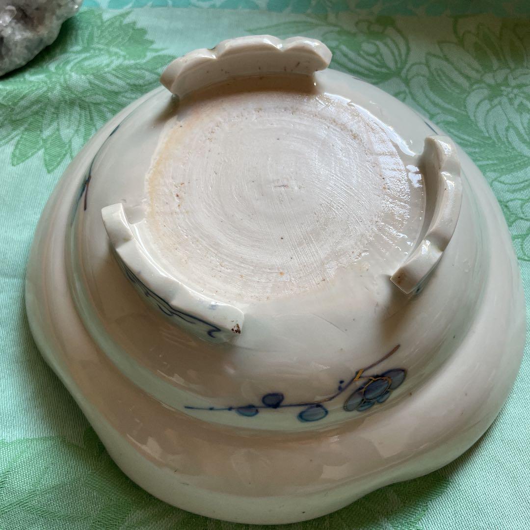 伊万里焼　三つ足　金彩　染付　山水画