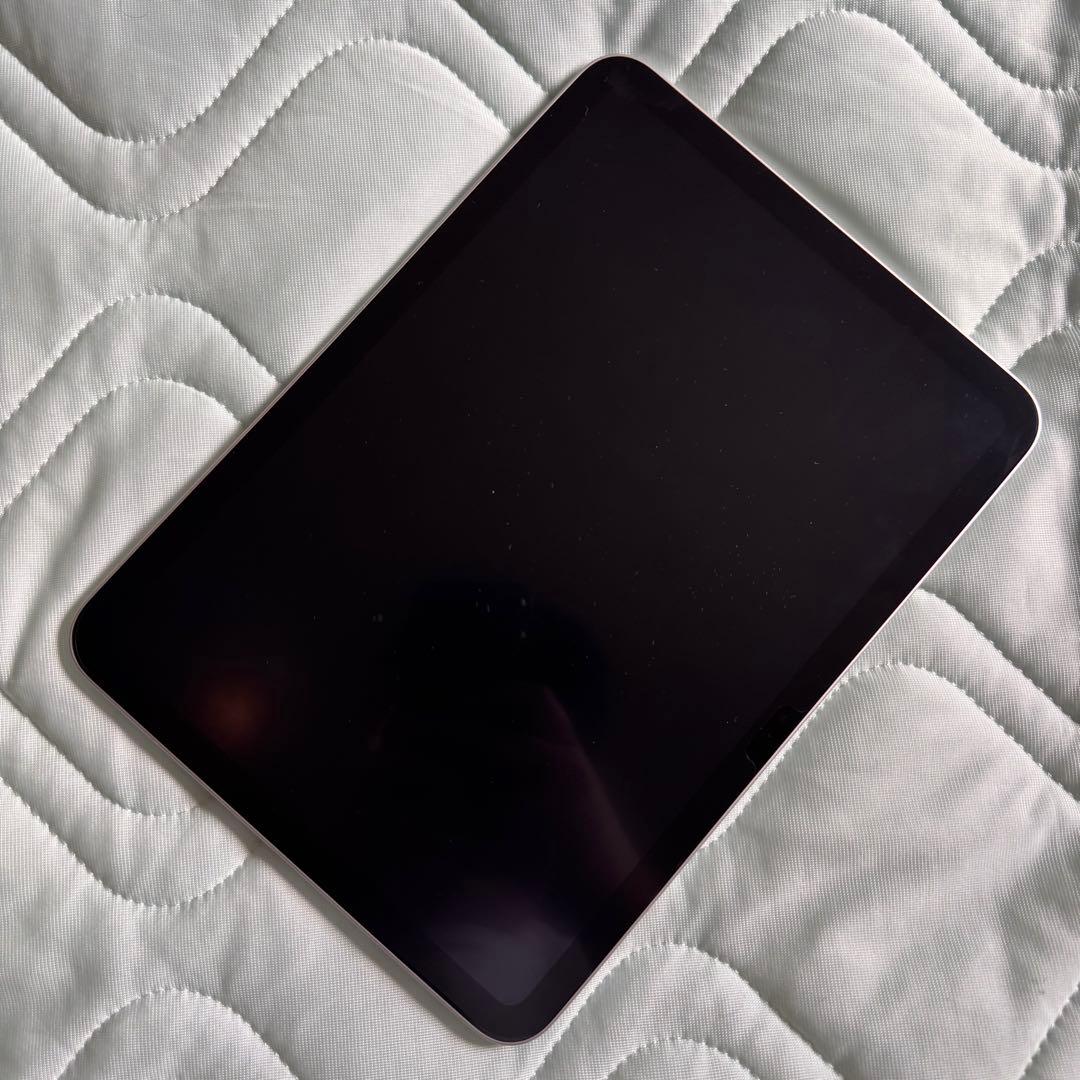 iPad 第10世代 64GB Silver Wi-Fi【刻印あり】