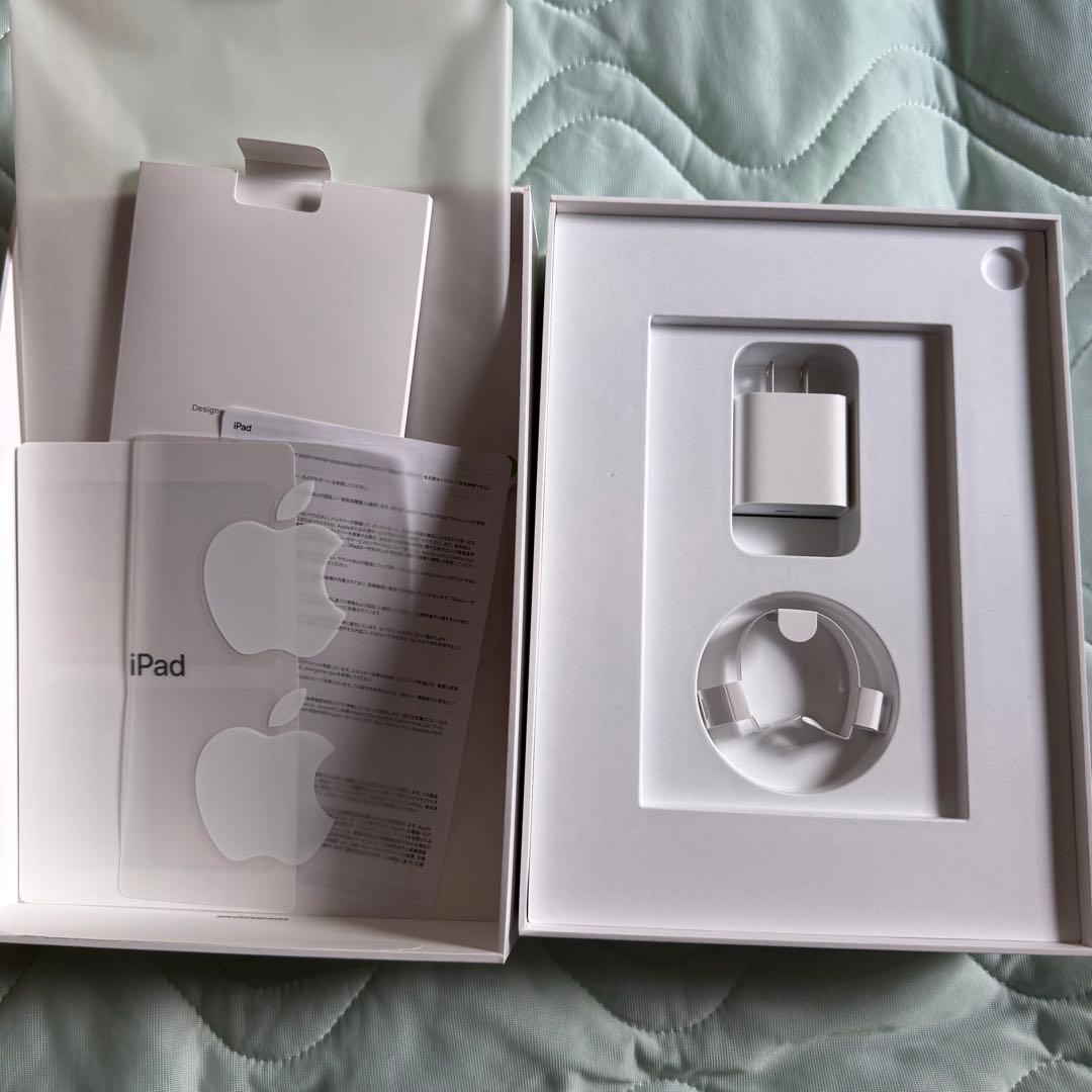iPad 第10世代 64GB Silver Wi-Fi【刻印あり】