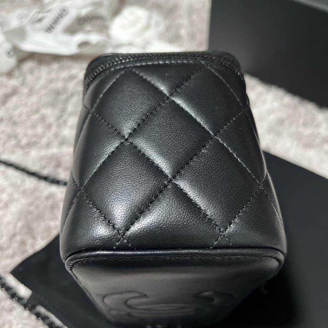 CHANEL シャネル　バニティ　ショルダーバッグ　ラムスキン