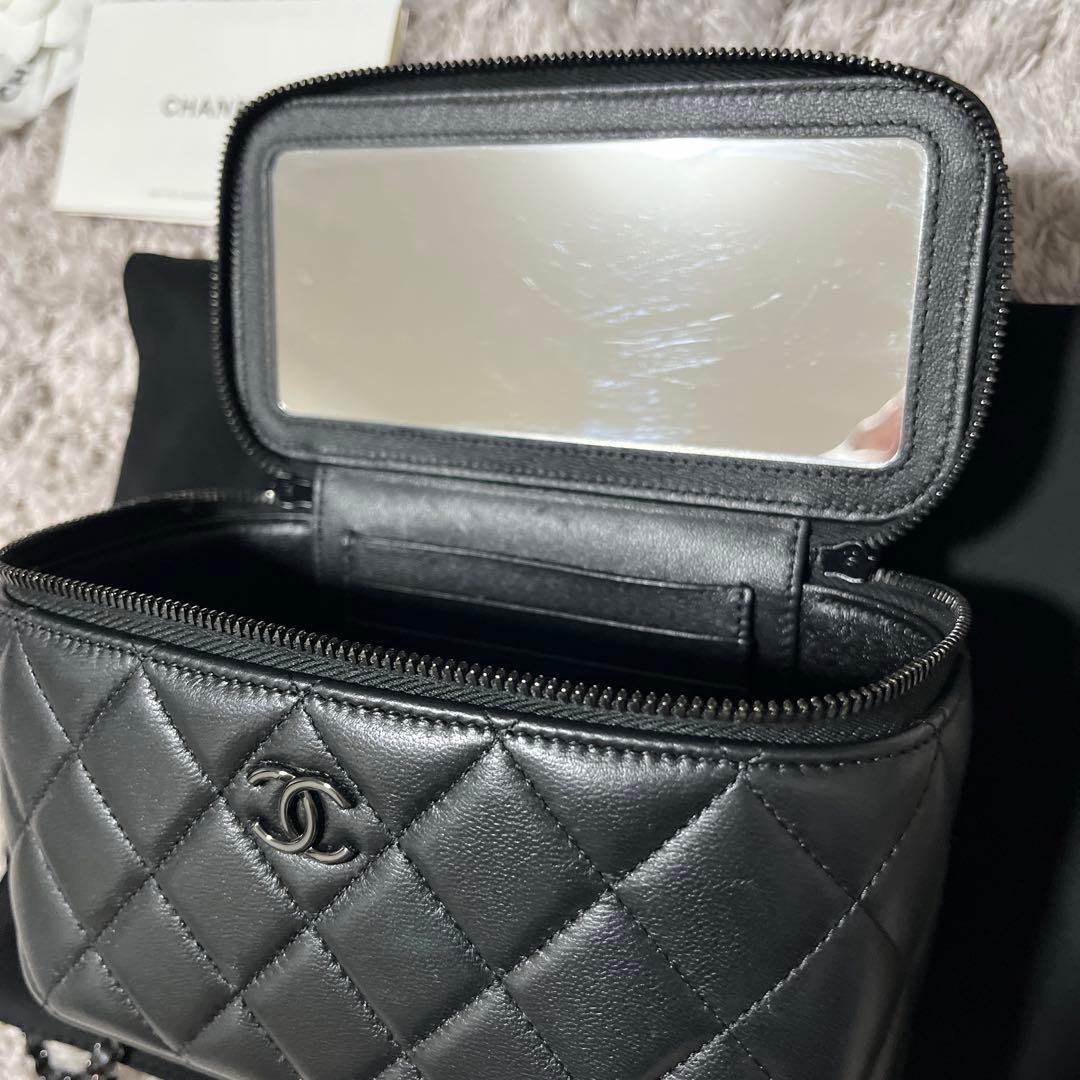 CHANEL シャネル　バニティ　ショルダーバッグ　ラムスキン