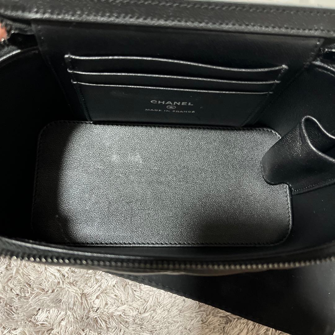 CHANEL シャネル　バニティ　ショルダーバッグ　ラムスキン