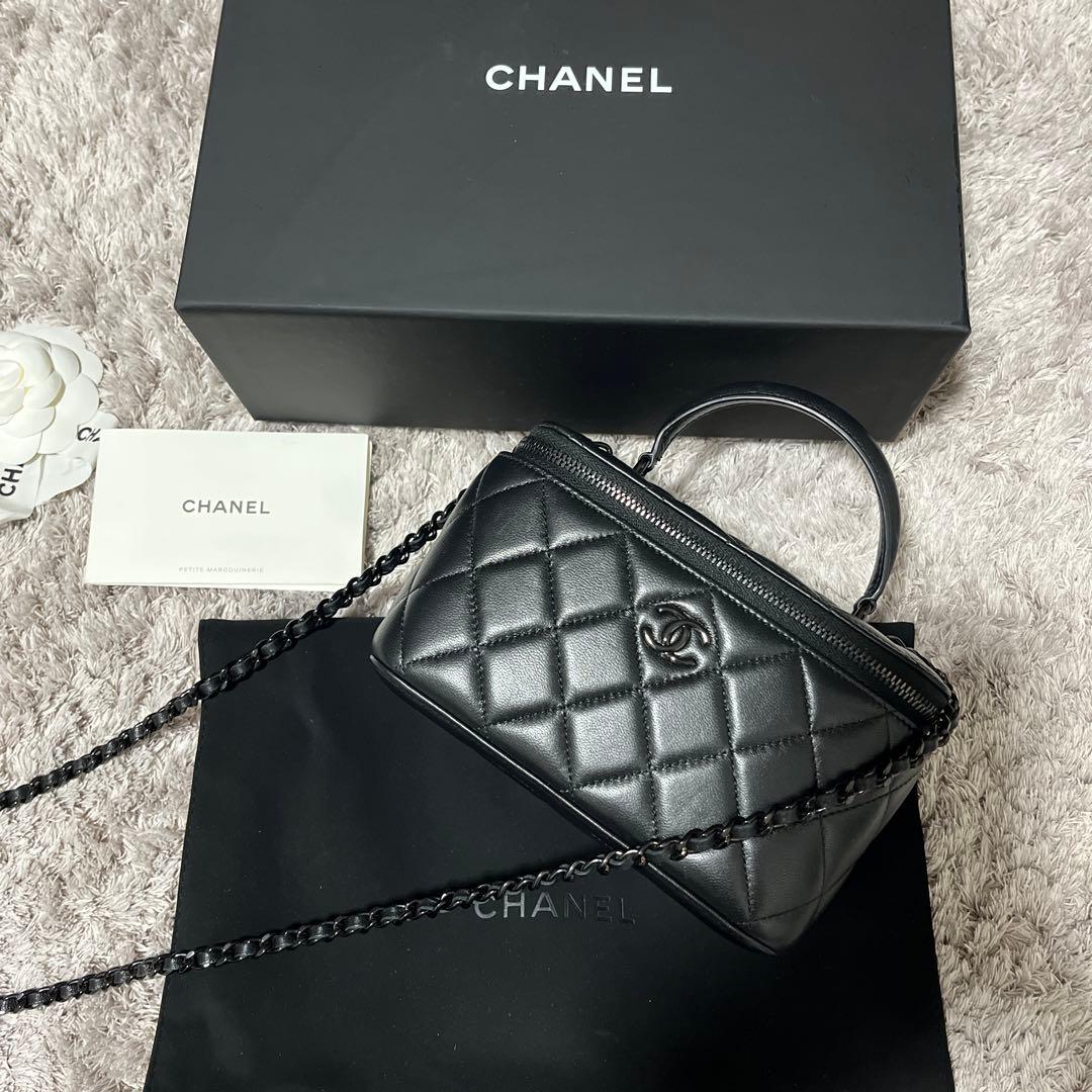 CHANEL シャネル　バニティ　ショルダーバッグ　ラムスキン
