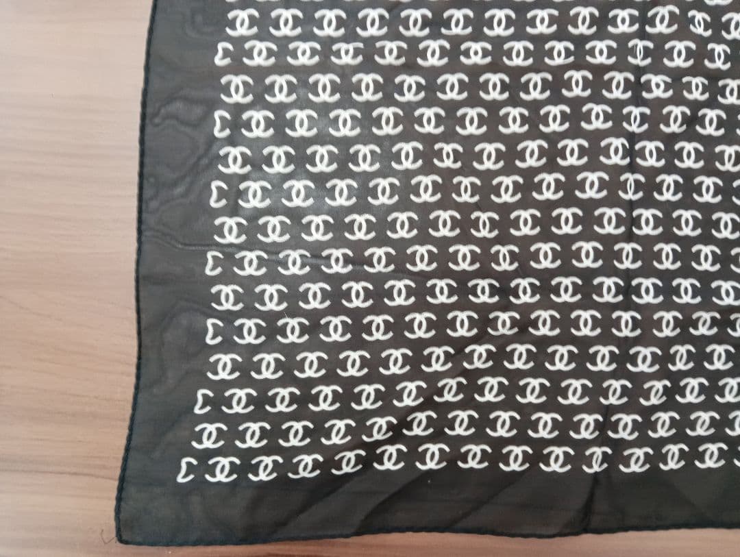 CHANEL ロゴパターン ハンカチ　ストール　タグ取れ　小物