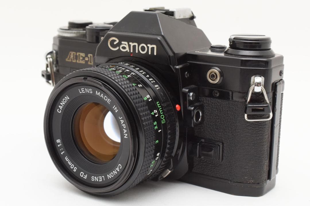フィルムカメラ Canon AE-1 Black + New FD 50mm f1.8