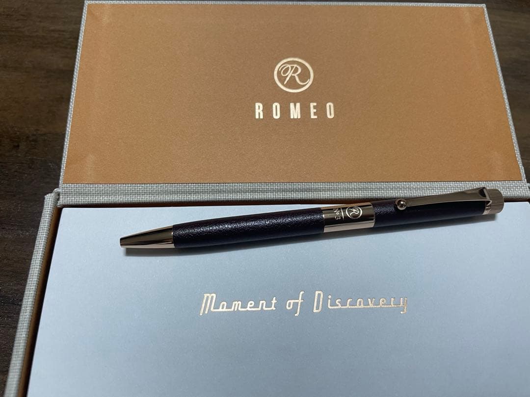 上品カラー ROMEO No.3 ESレザー深紫ゲルボールペン