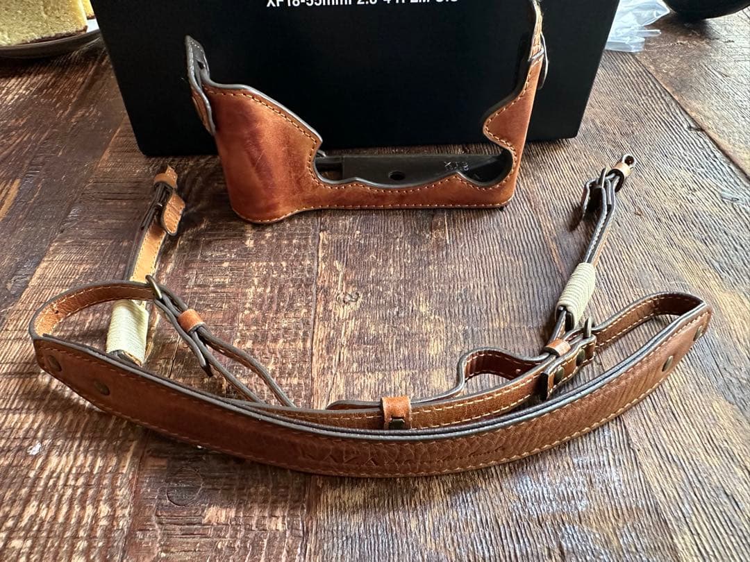 Fujifilm X-T3ミラーレスカメラ18-55㎜レンズハーフレザーケース付