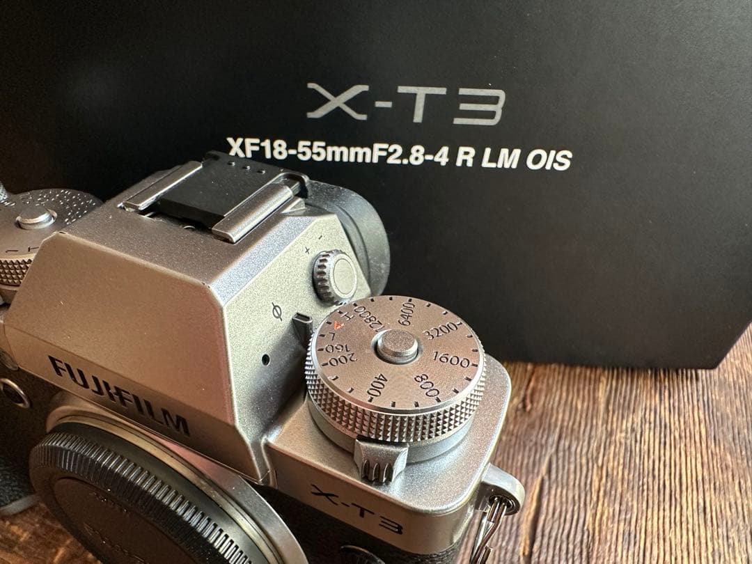 Fujifilm X-T3ミラーレスカメラ18-55㎜レンズハーフレザーケース付