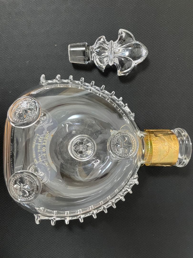 レミーマルタン　ルイ13世　ブランデーバカラクリスタルボトル