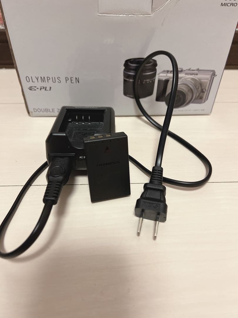 OLYMPUS PEN Lite E-PL1 ダブルレンズ　ホワイト付属品あり
