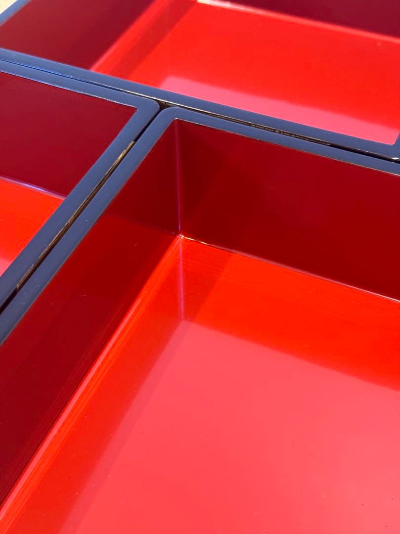 扇蒔絵 黒艶消内朱四段重箱 二枚蓋 共箱 丸に蔦 /茶懐石道具 会席 宴席 正月