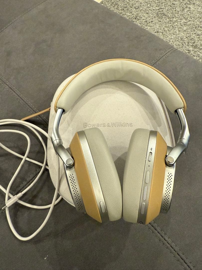 Bowers & Wilkins ワイヤレスノイズキャンセリング ヘッドフォン