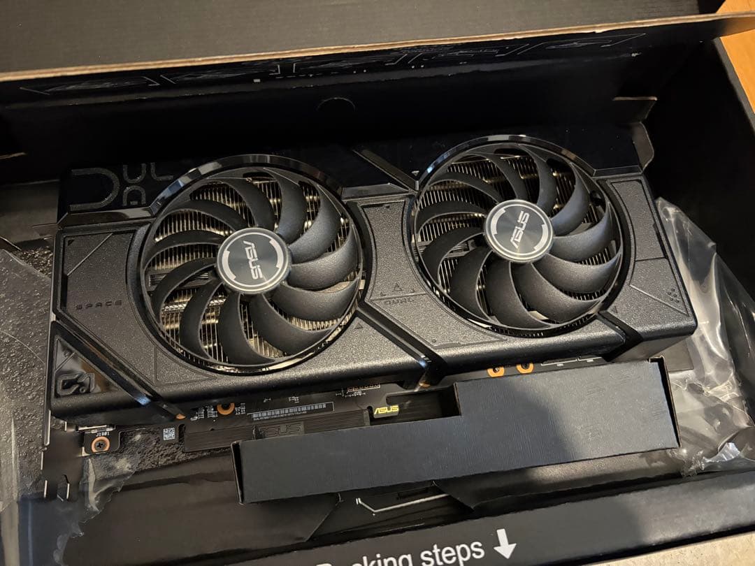 【値下げ】ASUS Radeon RX 7800 XT 16GB OC DUAL