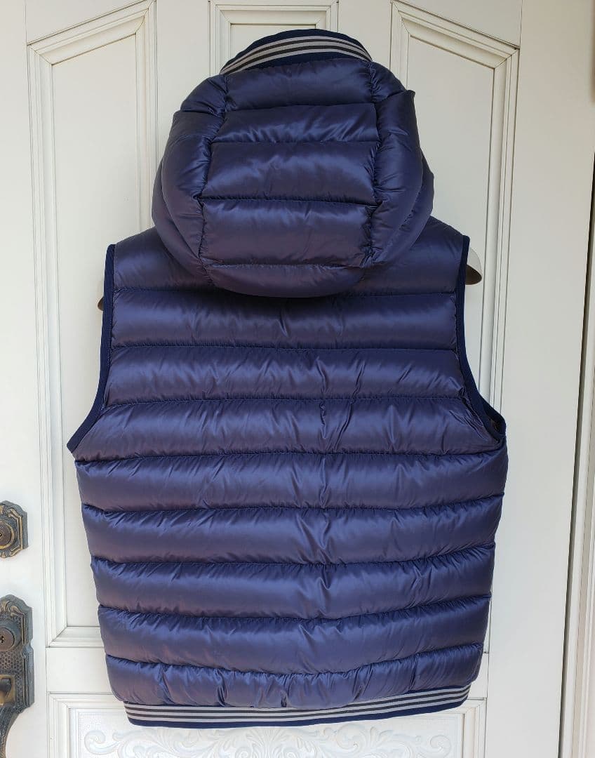 MONCLER 　ネイビー フード付きダウンベスト　サイズ2