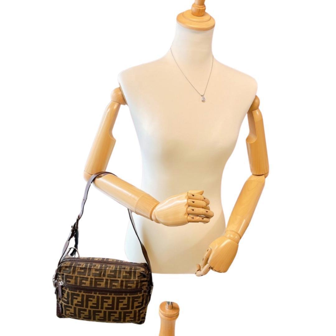 【最終価格】FENDI　フェンディ　ショルダーバッグ　ズッカ柄