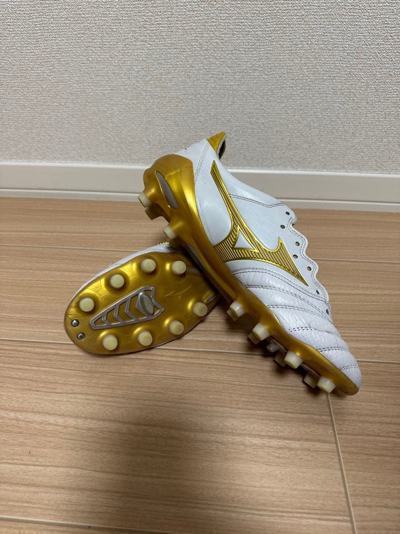 ミズノ モレリアNEO2 限定モデル 白×金