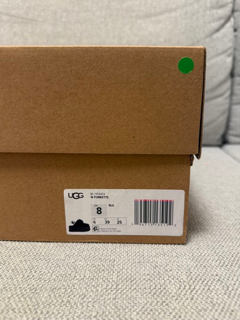 正規品/未開封/箱付き UGG ファンケットロゴストラップサンダル ブラック25