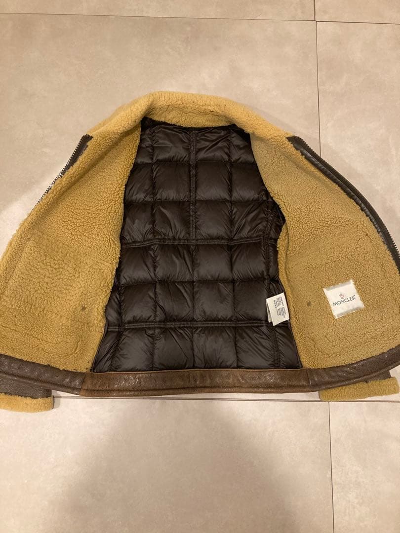 バンビ定価60万円MONCLER モンクレール REALMONT