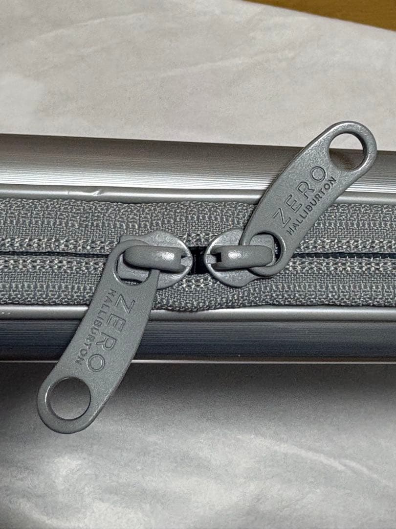 ZERO HALLIBURTON ゼロハリ パソコンケース ポリカ 新品