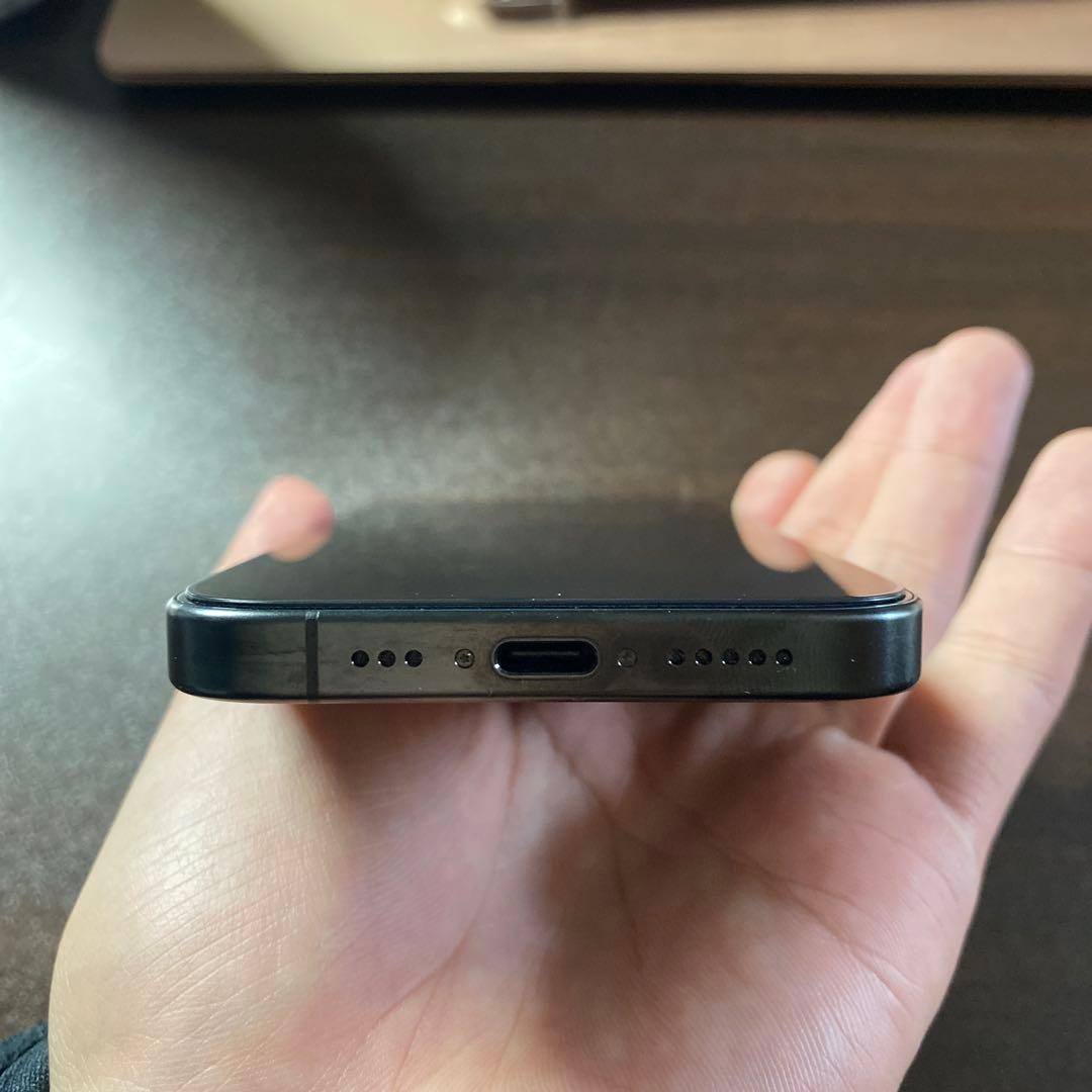 iPhone 15pro ブラック 256GB