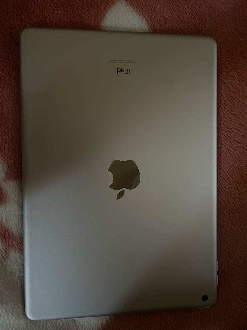 iPad 10.2インチ　64G シルバー　第9世代