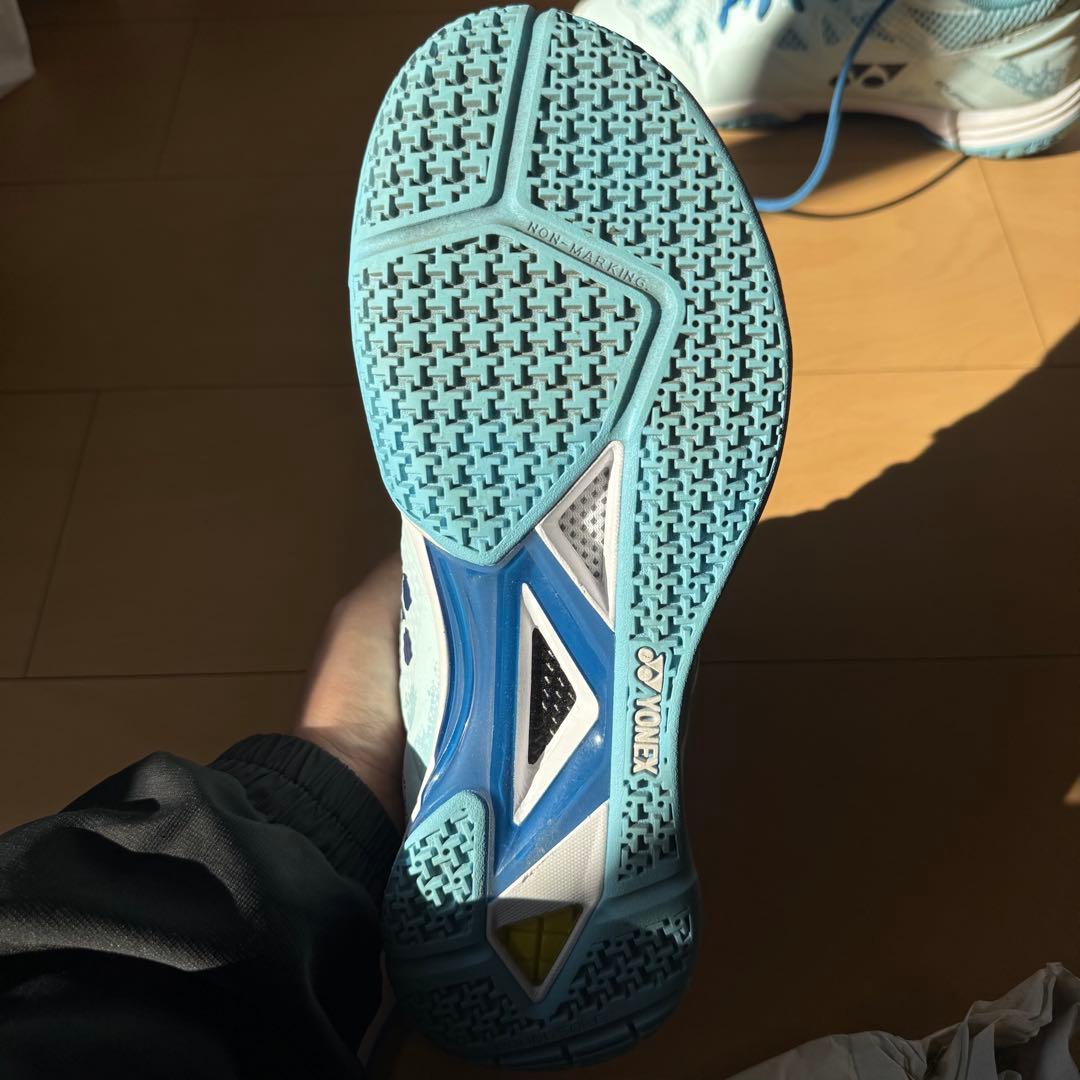 26.0cm YONEX バドミントン パワークッション エクリプションZ