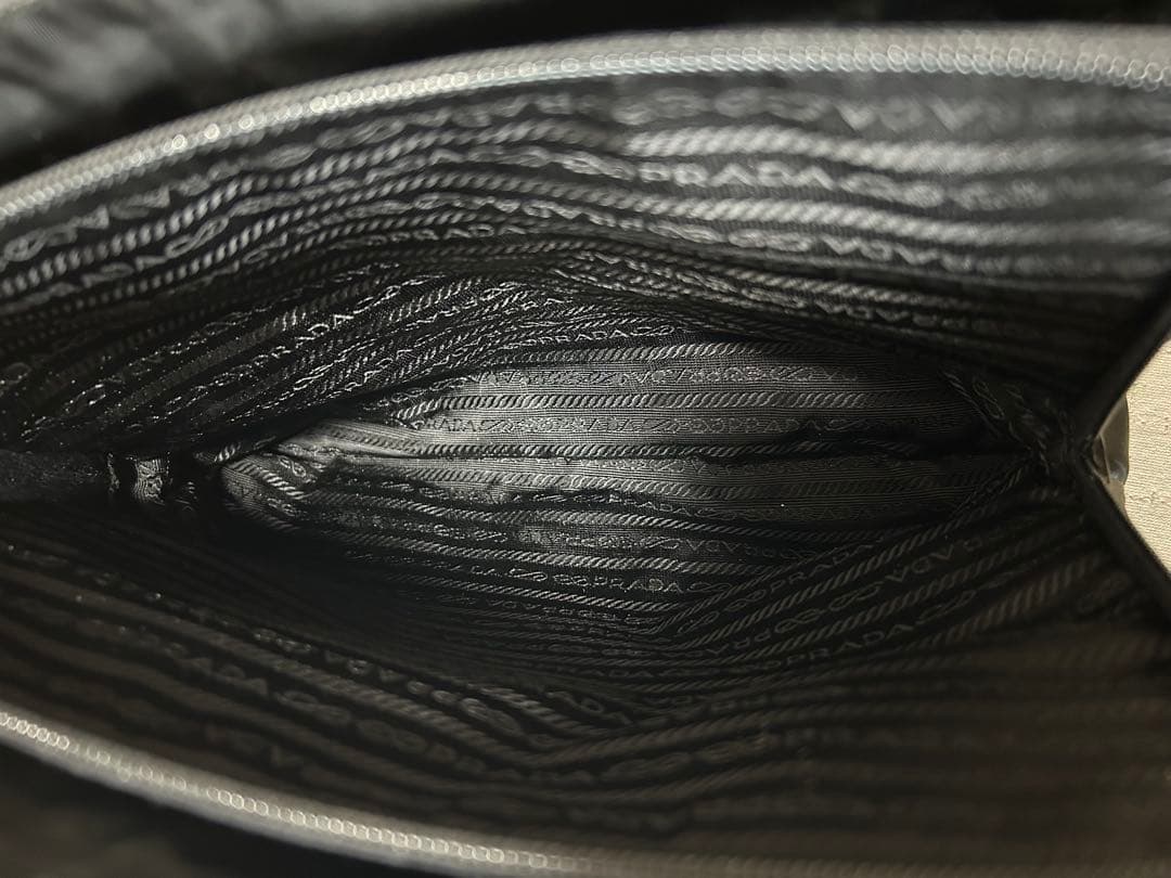 プラダ 黒ショルダーバッグ