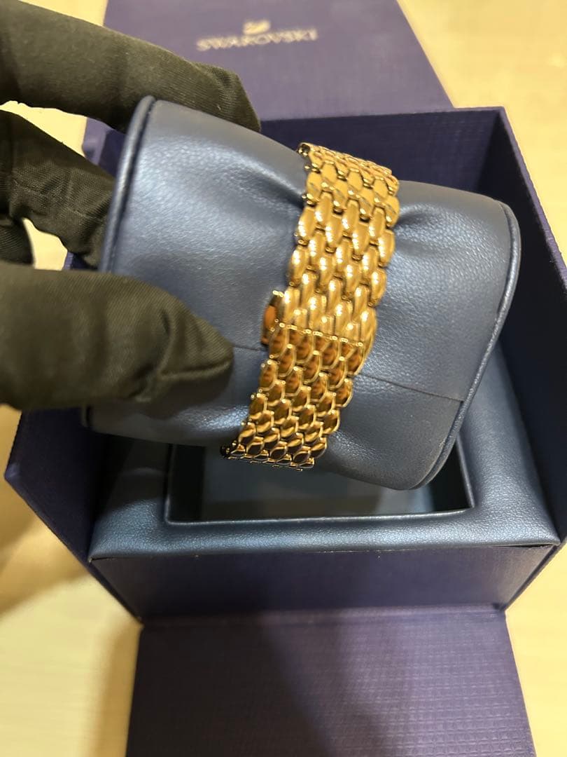 「美品」SWAROVSKI 腕時計 正規箱 ゴールドラウンドフェイス